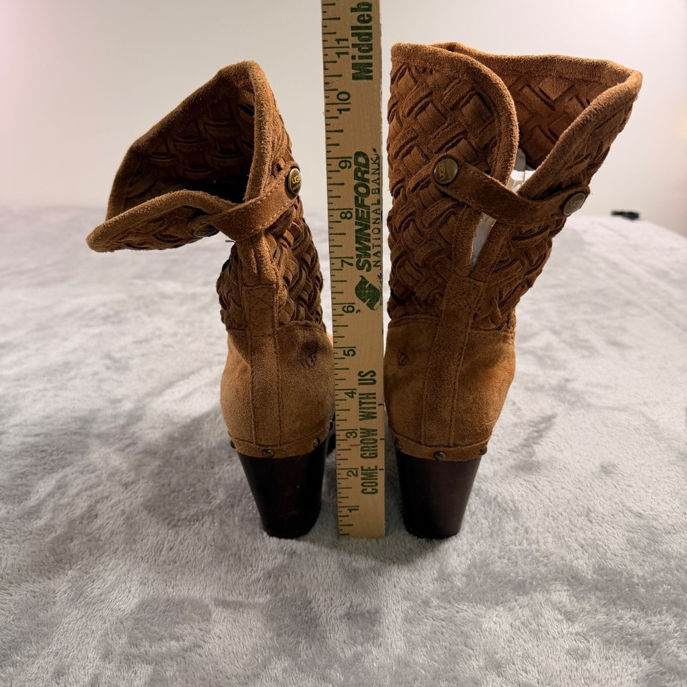 UGG Lynnea Clog Boots Womens 8 Chestnut Brown Suede Woven Studded 3361 - Picture 3 of 9